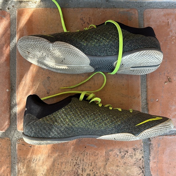 NIKE FC247 ELASTICO FINALE II WOLF GREY/BLACK/VOLT Indoor Soccer - Picture 5 of 5